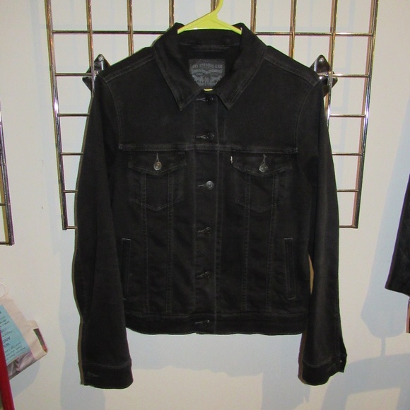 Levi's Jackets & Blazers - Levi's Trucker Jean Jacket for Women!